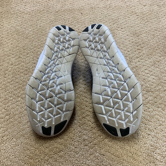 Nike Running Shoes - Picture 4 of 7